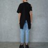 vedere din spate, tricou asimetric negru cu umăr decupat