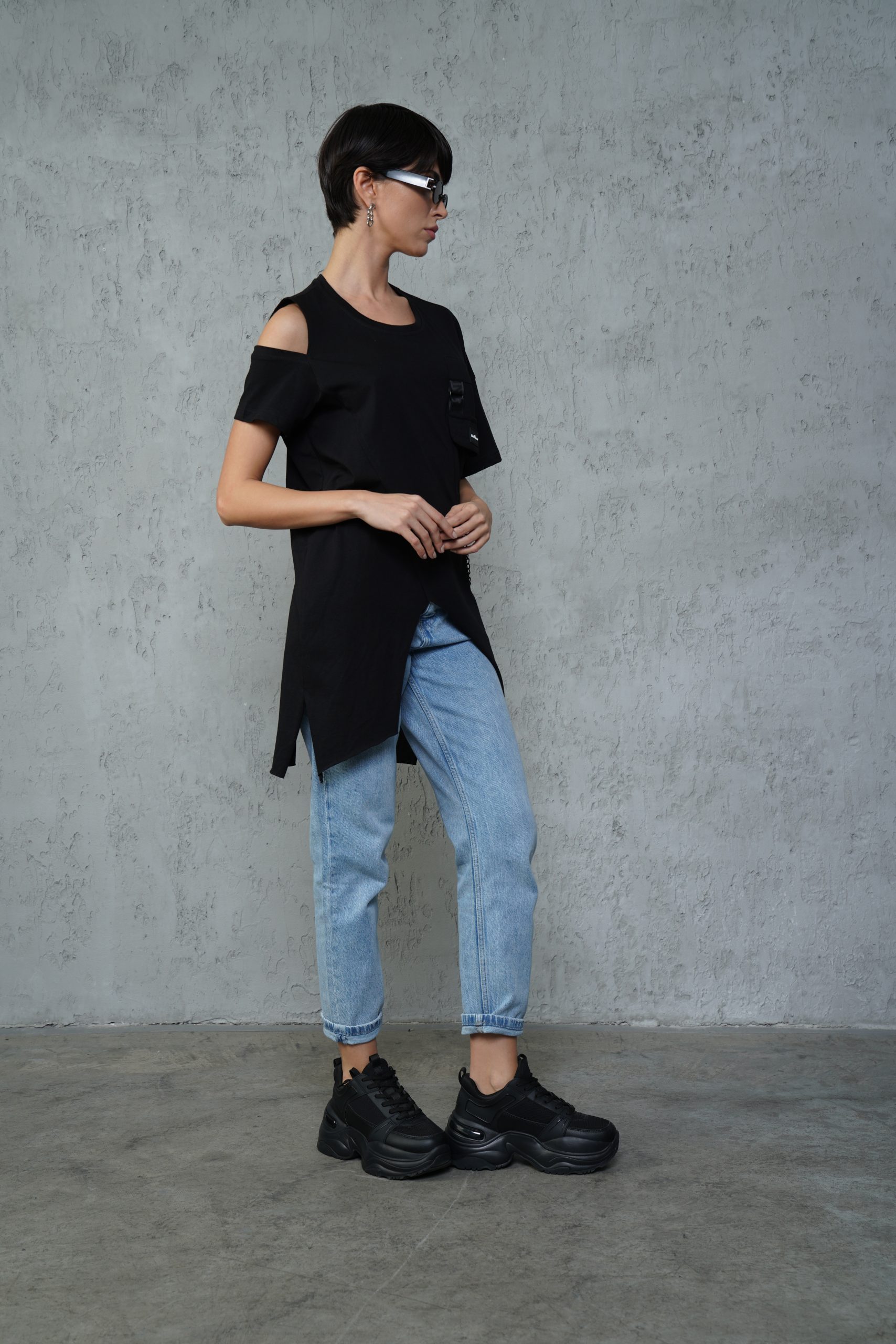 Tricou Asimetric cu Umăr Decupat Negru XL