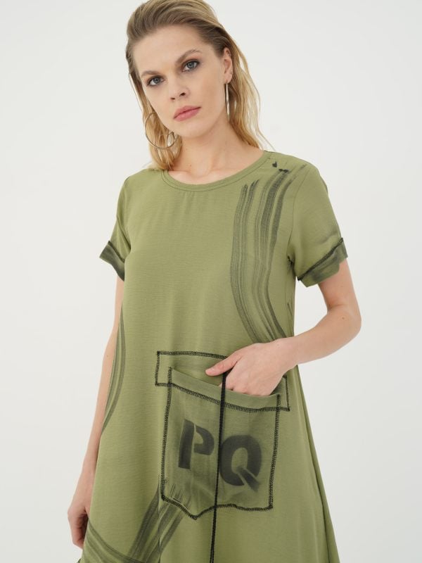 detaliu buzunar aplicat rochie maxi artistică kaki